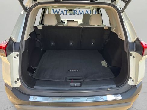 Used 2023 Nissan Rogue SV w/ SV Premium B Package FWD image 23