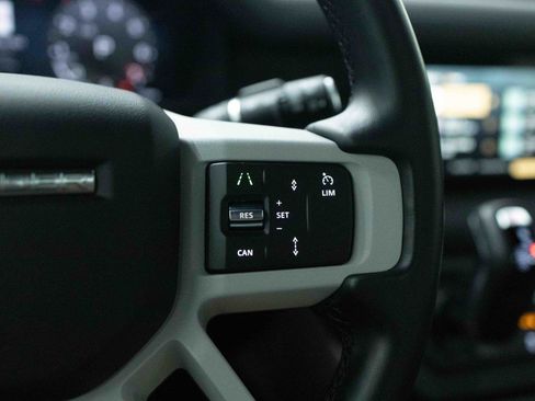 Used 2023 Land Rover Defender 90 SE AWD/4WD image 58