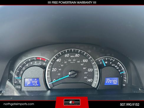 Used 2012 Toyota Camry LE image 18