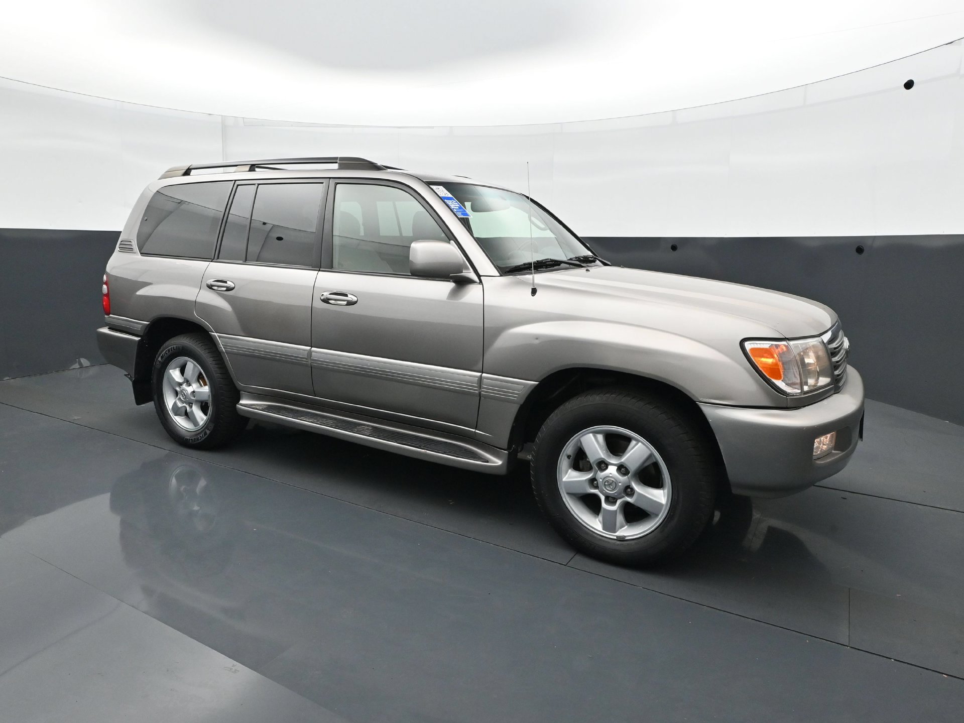 Used 2005 Toyota Land Cruiser AWD/4WD image 9
