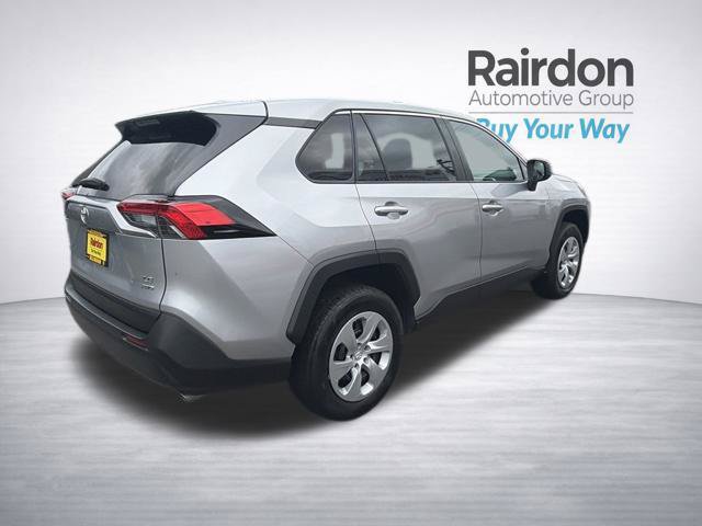 Used 2022 Toyota RAV4 LE AWD/4WD image 7