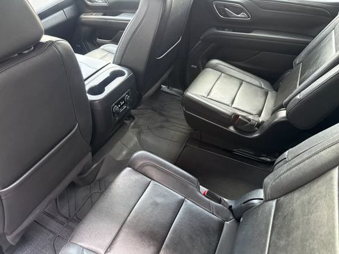 Used 2023 Chevrolet Tahoe Z71 w/ Luxury Package AWD/4WD image 4