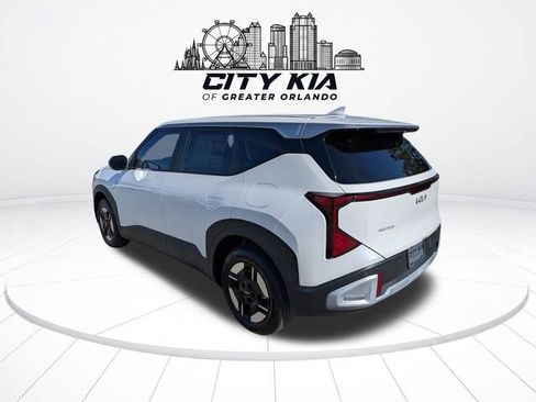 New 2027 Kia Seltos LX FWD image 4