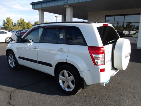 Used 2012 Suzuki Grand Vitara Limited image 3