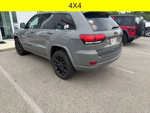 Used 2022 Jeep Grand Cherokee Laredo X AWD/4WD image 5