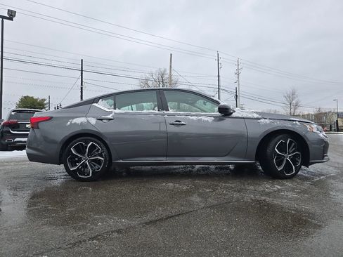 Used 2024 Nissan Altima 2.5 SR image 15