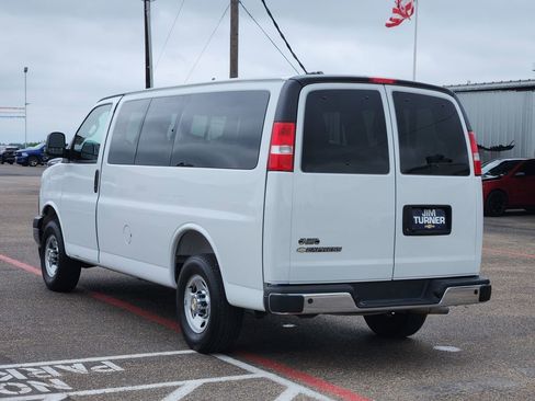 Used 2025 Chevrolet Express 2500 LT w/ LT Preferred Equipment Group RWD image 5