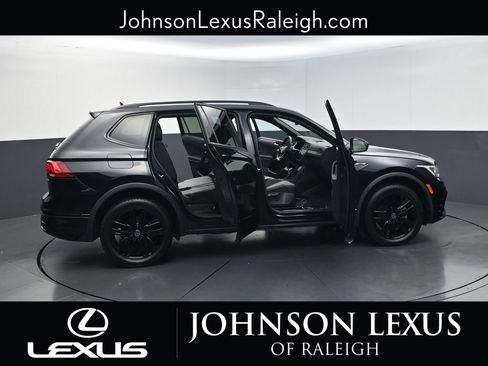 Used 2022 Volkswagen Tiguan SE R-Line AWD/4WD image 32
