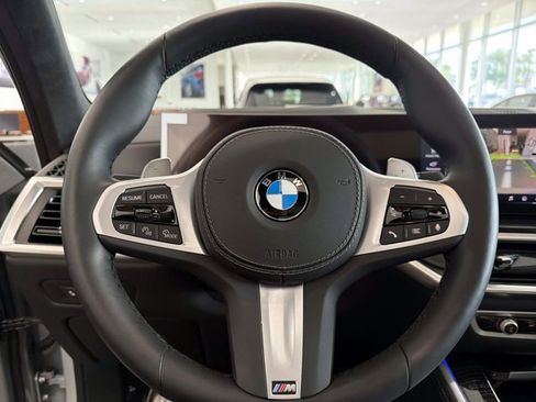 Used 2026 BMW X5 xDrive40i w/ M Sport Package image 26