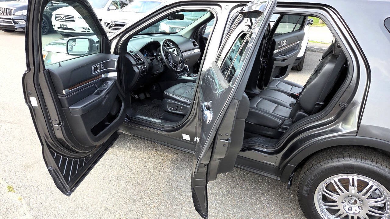 Used 2017 Ford Explorer Limited AWD/4WD image 21