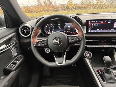 New 2025 Alfa Romeo Tonale image 17