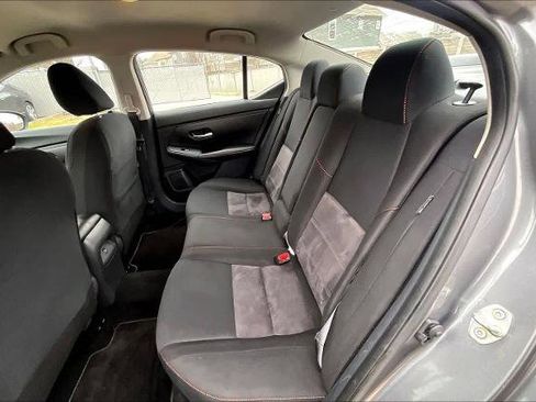 Certified 2025 Nissan Sentra SR image 19