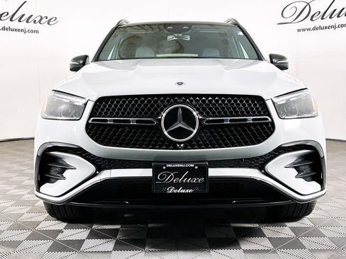 Used 2025 Mercedes-Benz GLE 450 4MATIC image 2