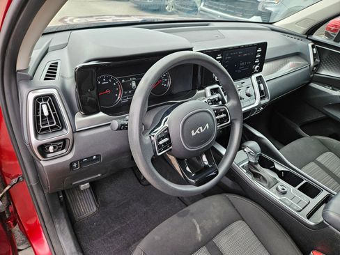 Used 2022 Kia Sorento LX AWD/4WD image 14