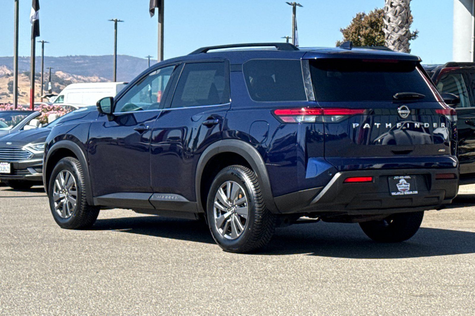 Certified 2025 Nissan Pathfinder SV AWD/4WD image 8