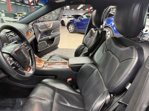 Used 2017 Lincoln Continental Select AWD/4WD image 33