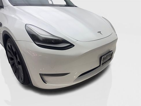 Used 2022 Tesla Model Y Performance image 17