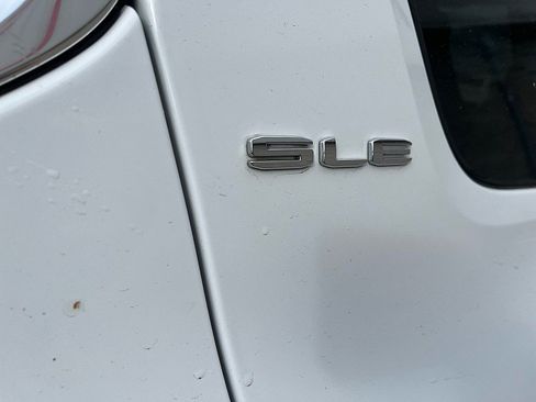 Used 2020 GMC Acadia SLE w/ Driver Convenience Package image 22