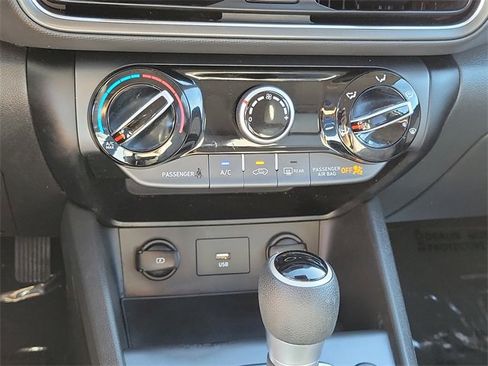 Used 2023 Hyundai Kona SEL image 10