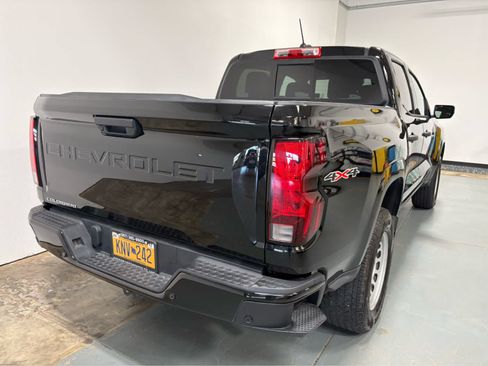 Used 2025 Chevrolet Colorado W/T AWD/4WD image 7