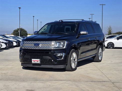 Used 2019 Ford Expedition Max Platinum image 2
