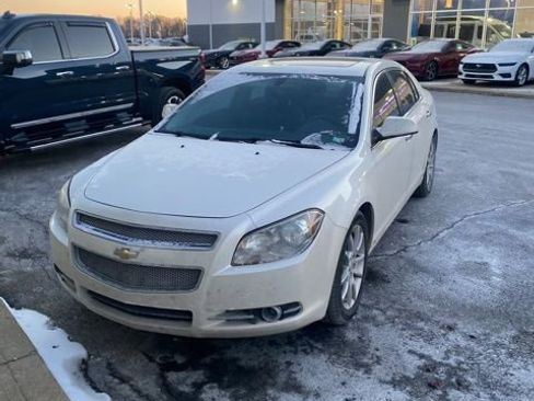 Used 2010 Chevrolet Malibu LTZ image 2
