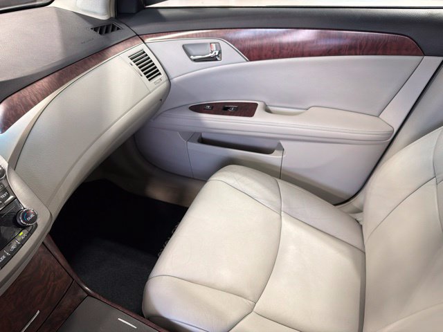 Used 2011 Toyota Avalon FWD image 22