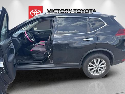 Used 2018 Nissan Rogue SV image 7