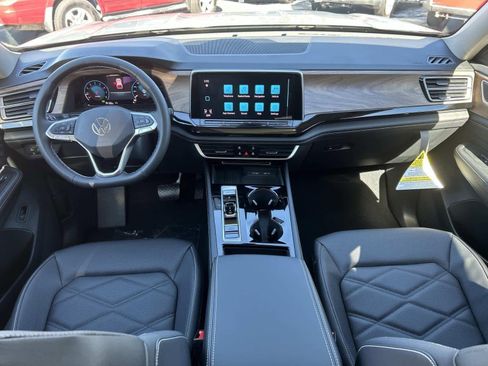 New 2026 Volkswagen Atlas SE FWD image 17