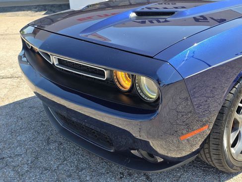 Used 2015 Dodge Challenger SXT RWD image 28