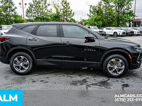 Used 2025 Chevrolet Blazer LT FWD image 8