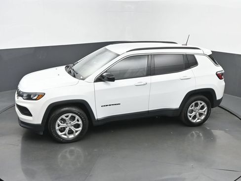 Used 2024 Jeep Compass Latitude AWD/4WD image 41