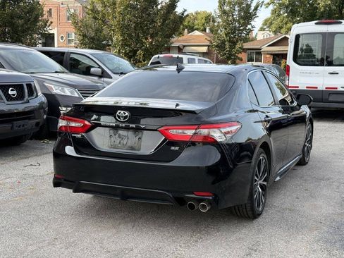 Used 2018 Toyota Camry SE w/ Audio Package FWD image 4