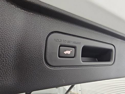Used 2025 Honda Pilot Touring image 37