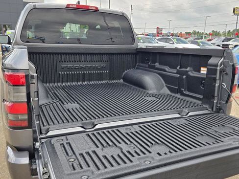 Certified 2024 Nissan Frontier SV w/ Technology Package AWD/4WD image 19