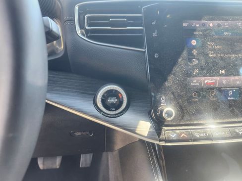 Used 2024 Jeep Wagoneer Series II w/ Flexible Seating Group image 15