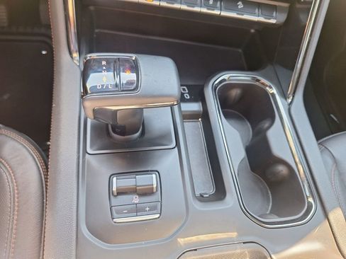 Used 2024 GMC Sierra 1500 AT4 w/ Technology Package image 18