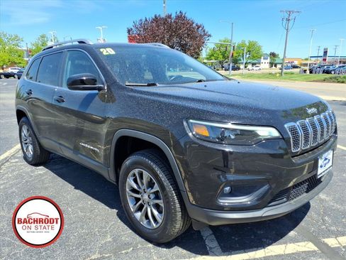 Used 2020 Jeep Cherokee Latitude Plus w/ Cold Weather Group AWD/4WD image 1