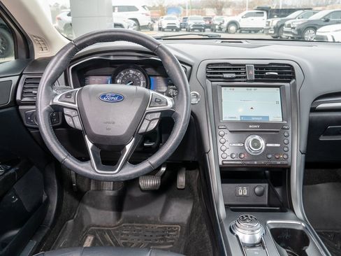 Used 2020 Ford Fusion Energi Titanium image 7