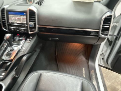 Used 2014 Porsche Cayenne AWD/4WD image 39