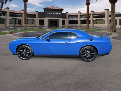 Used 2019 Dodge Challenger SXT w/ Blacktop Package RWD image 5
