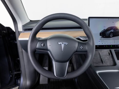 Used 2023 Tesla Model Y Long Range image 28