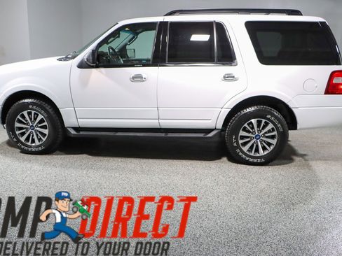 Used 2017 Ford Expedition XLT image 10