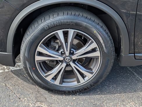 Used 2018 Nissan Rogue SL AWD/4WD image 15