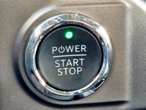 Used 2025 Ford F150 Lightning XLT image 21