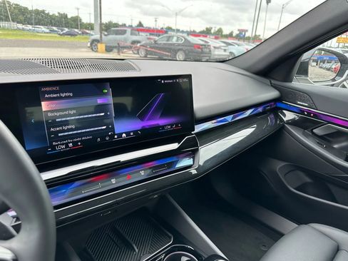 Used 2024 BMW i5 eDrive40i image 42