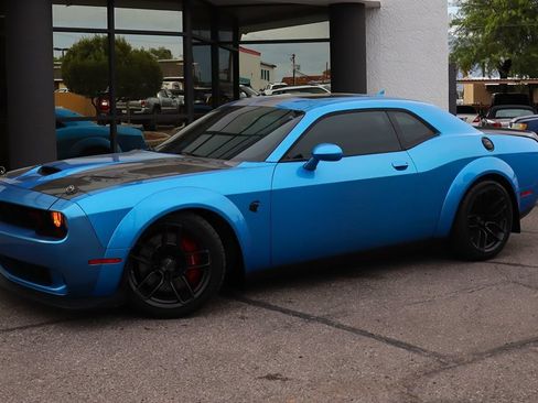 Used 2018 Dodge Challenger SRT Hellcat RWD image 5