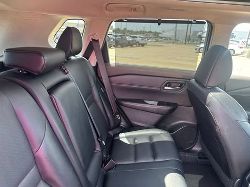 Certified 2023 Nissan Rogue SV w/ SV Premium B Package FWD image 32