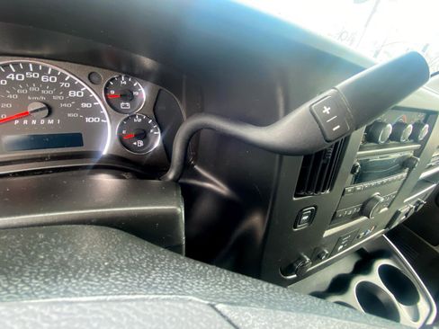 Used 2022 Chevrolet Express 3500 RWD 3500 135 w/ Driver Convenience Package image 28