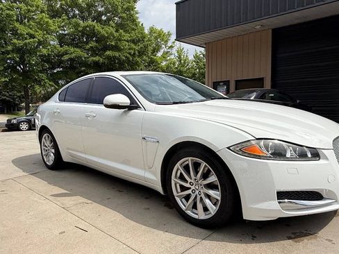Used 2013 Jaguar XF RWD image 19